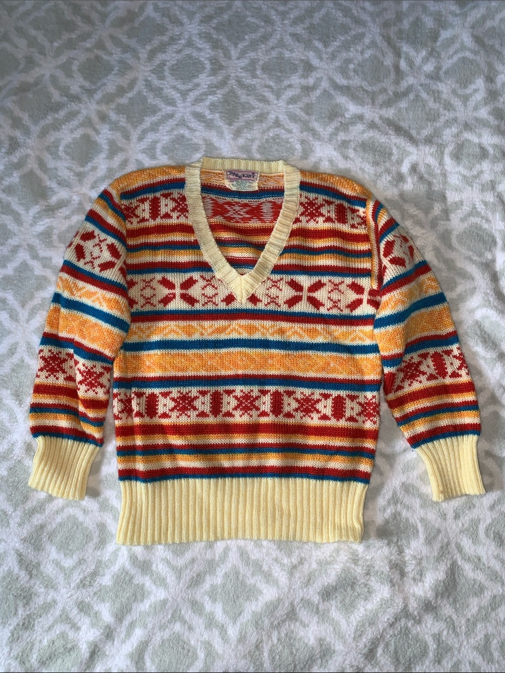 Vintage Cream Fair Isle V-Neck Sweater with Multicolor Stripes